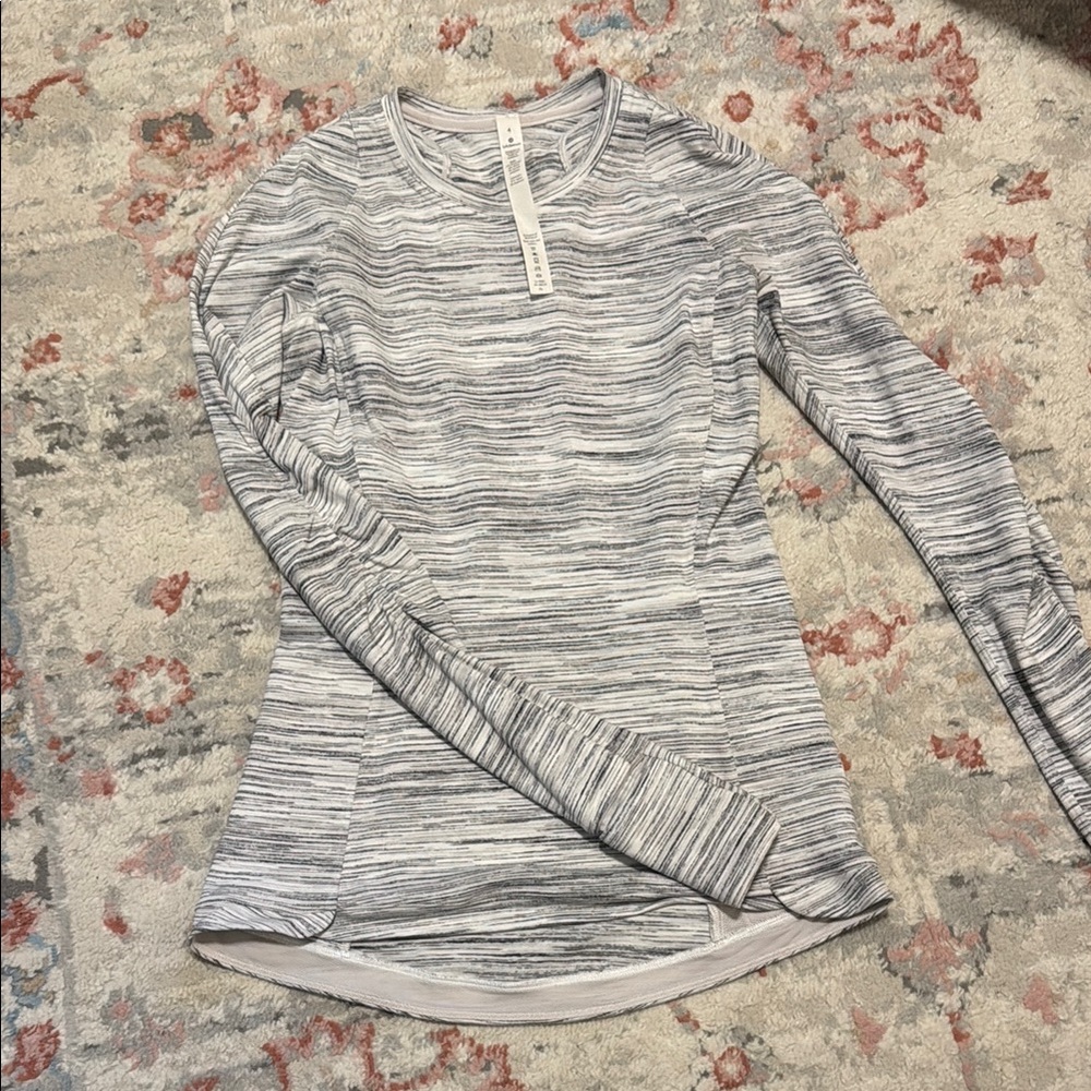 Lululemon Gray Fitted Long Sleeve